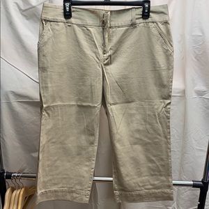 NWT - Sonoma size 16P khaki Capri 16 petite